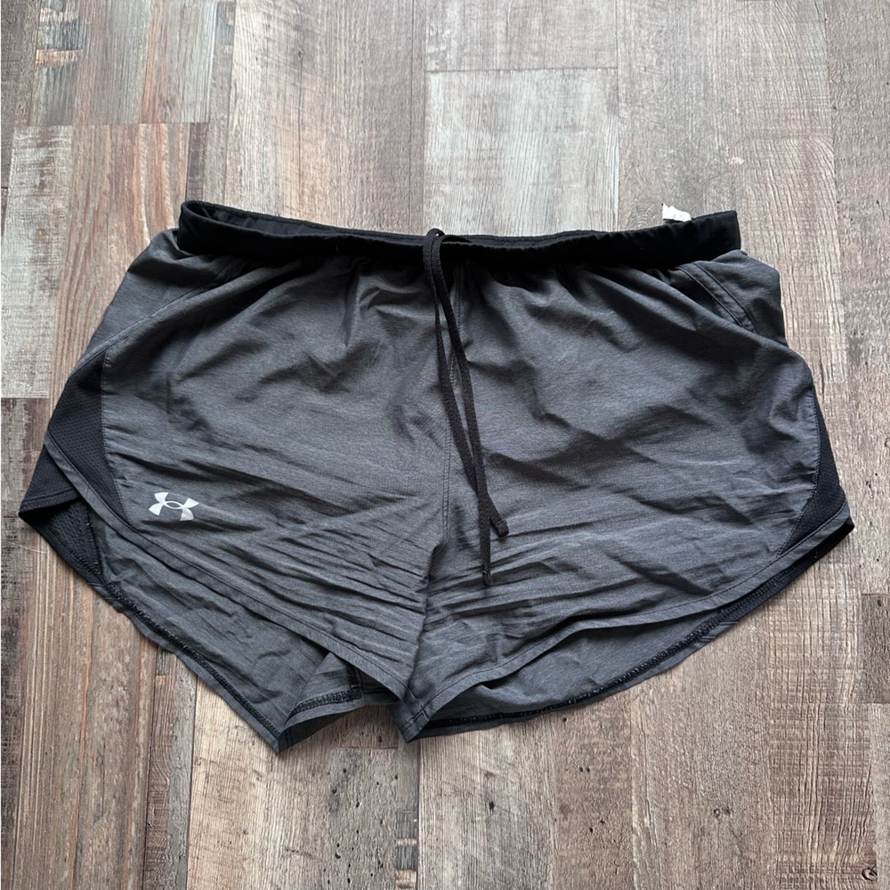 Size Large Under Armour Women's Dark Gray/Black Shorts